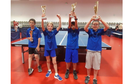 De gauche à droite, Lior, Augustin, Paul et Eytan vainqueurs des coupes du secteur AGR 2025 cadets-minimes et benjamins - poussins.
